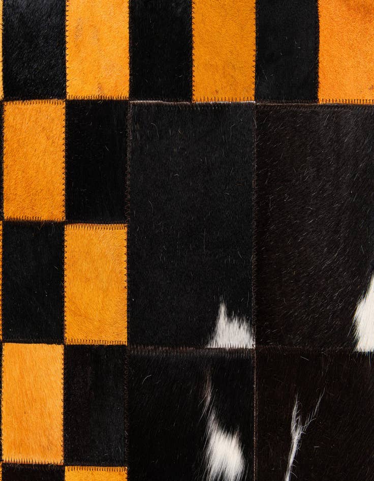 Detail image of 5' x 7' 11 Cowhide Stocks Rug