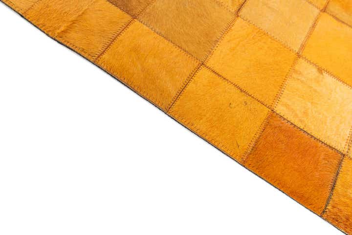 5' 2 x 8' Cowhide Stocks Rug