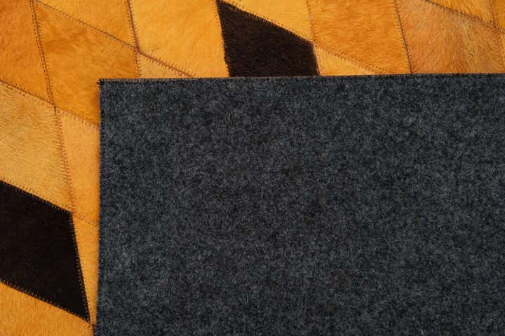5' 1 x 8' Cowhide Stocks Rug
