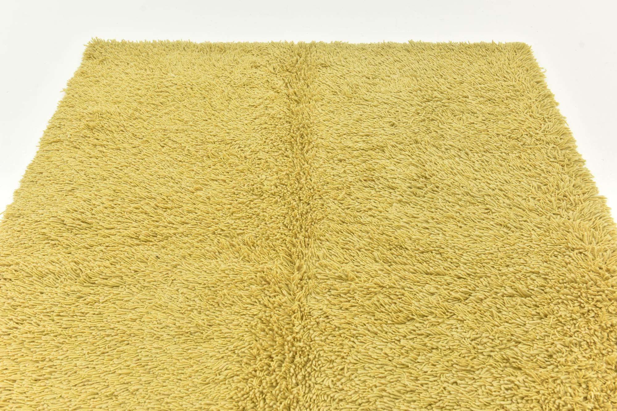 5' 8 x 7' 6 Hand Knotted Solid Shag Rug
