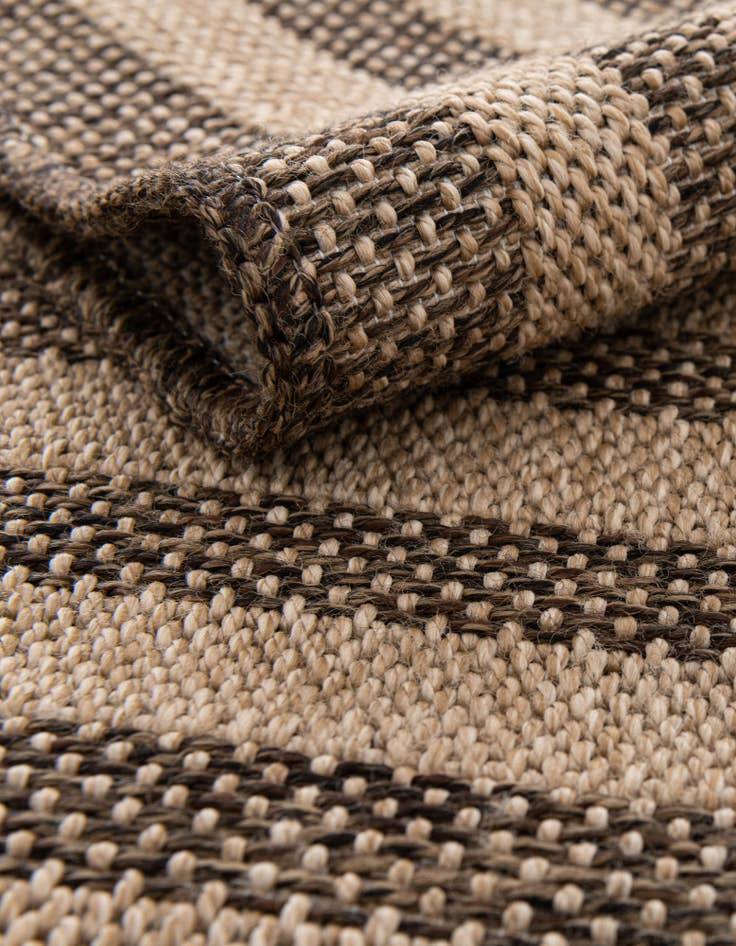 Detail image of 6' 3 x 9' Dunes Rug