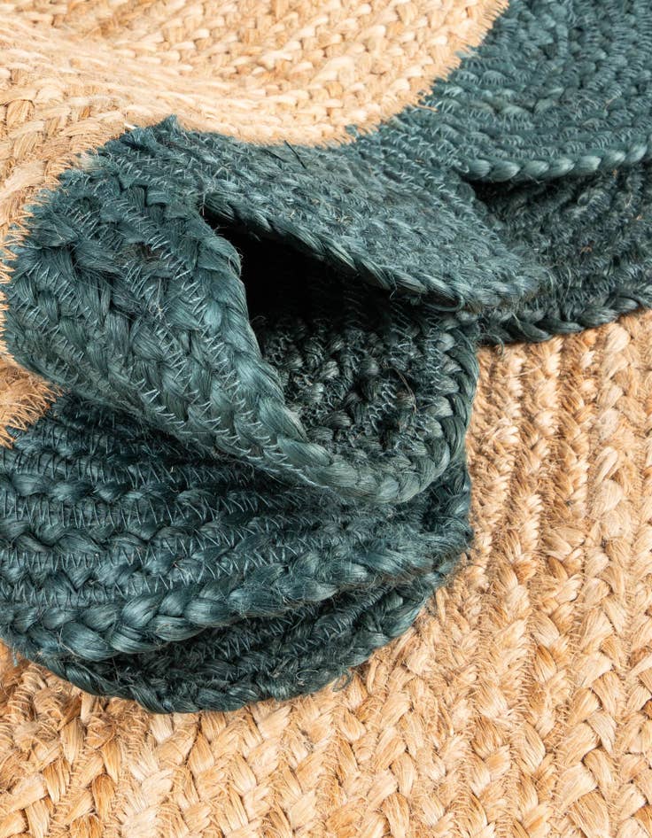 Detail image of 8' x 8'  Hand Scallop Braided Jute Round Rug