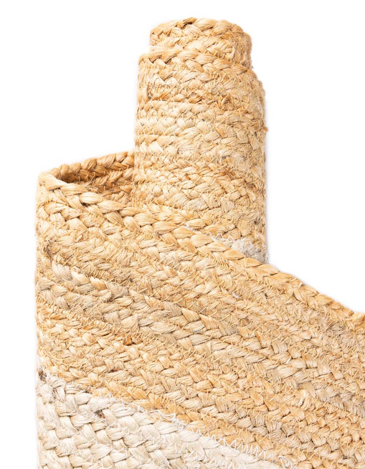 Detail image of 2' x 4' 1 Handmade Scallop Braided Jute Runner Rug