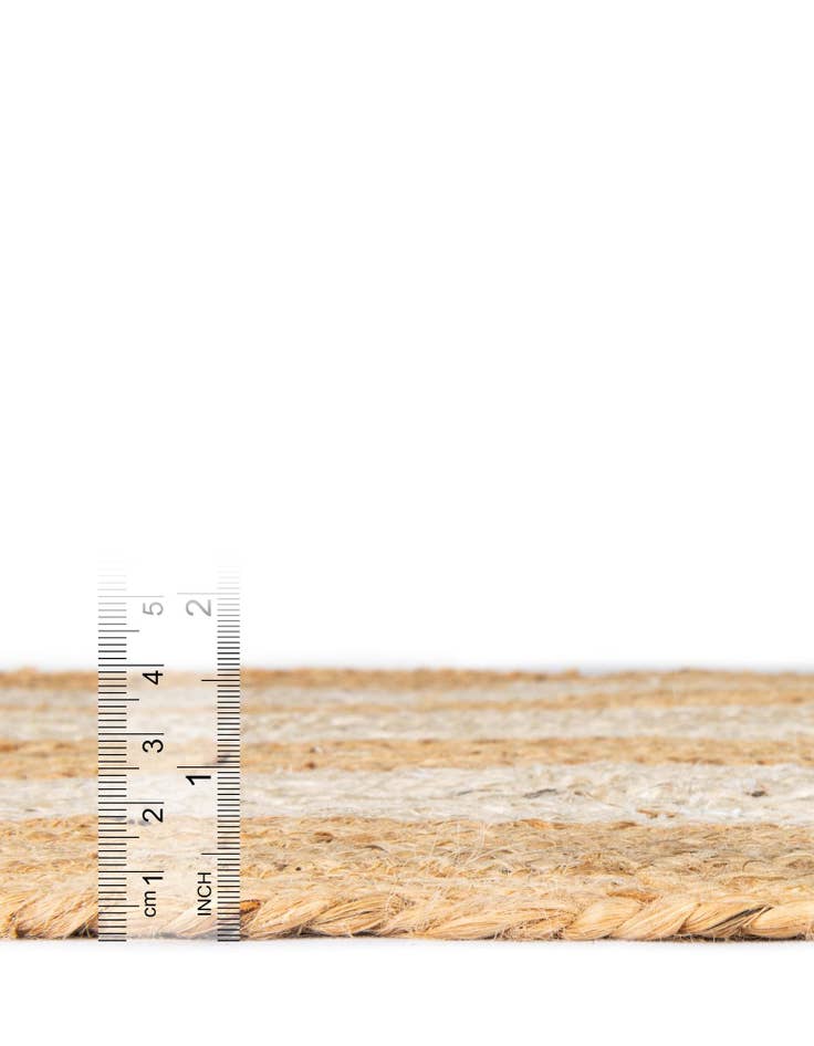 Detail image of 8' x 8'  Hand Scallop Braided Jute Square Rug