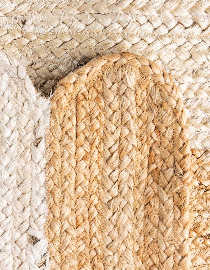 Detail image of 8' x 8'  Hand Scallop Braided Jute Square Rug