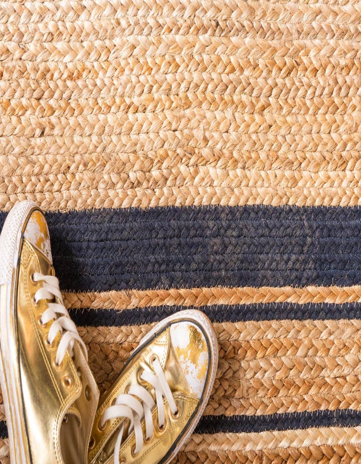 Detail image of 6' 1 x 9'  Hand Braided Jute Rug