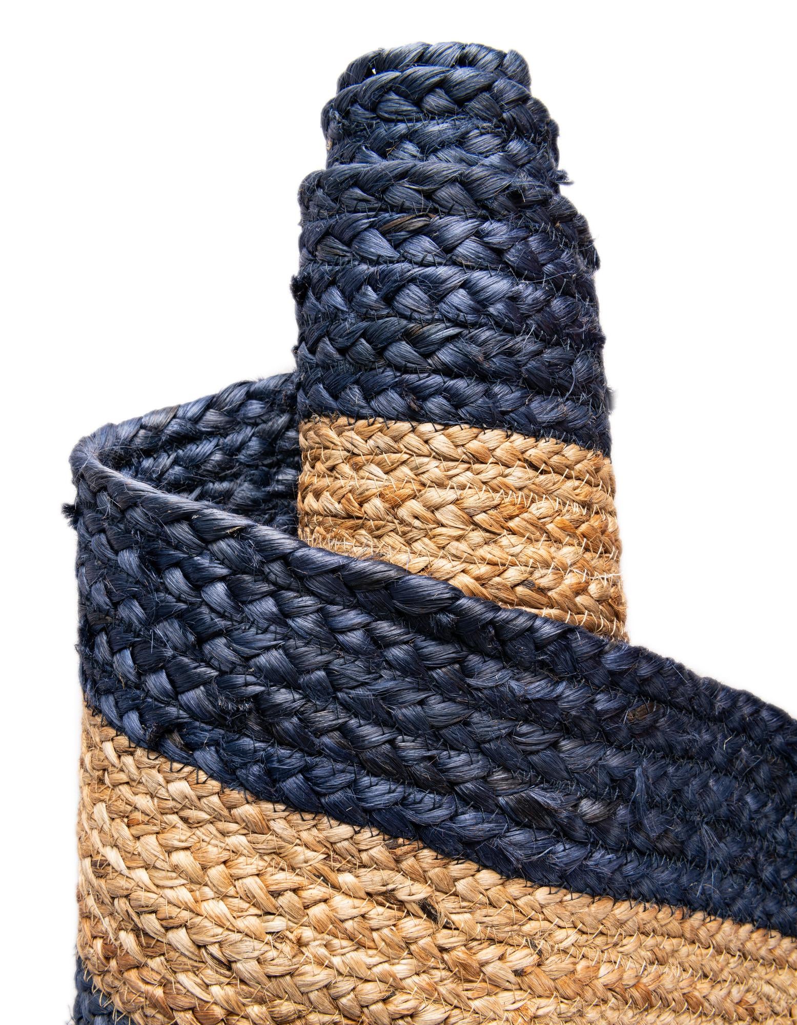 3' 3 x 3' 3 Handmade Braided Jute Round Rug