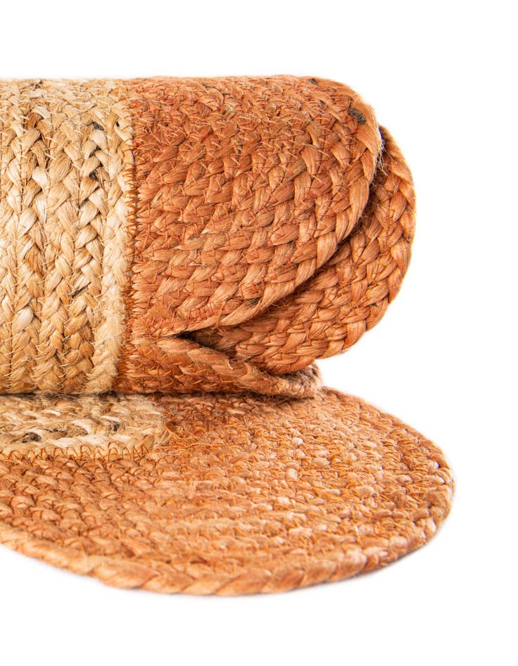 Detail image of 4' 1 x 6' 1  Hand Scallop Braided Jute Rug