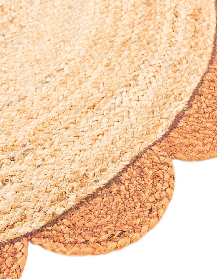 Detail image of 3' 1 x 3' 1  Hand Scallop Braided Jute Round Rug
