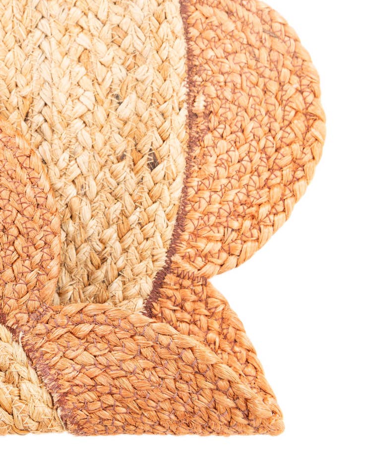 Detail image of 3' 1 x 3' 1  Hand Scallop Braided Jute Round Rug