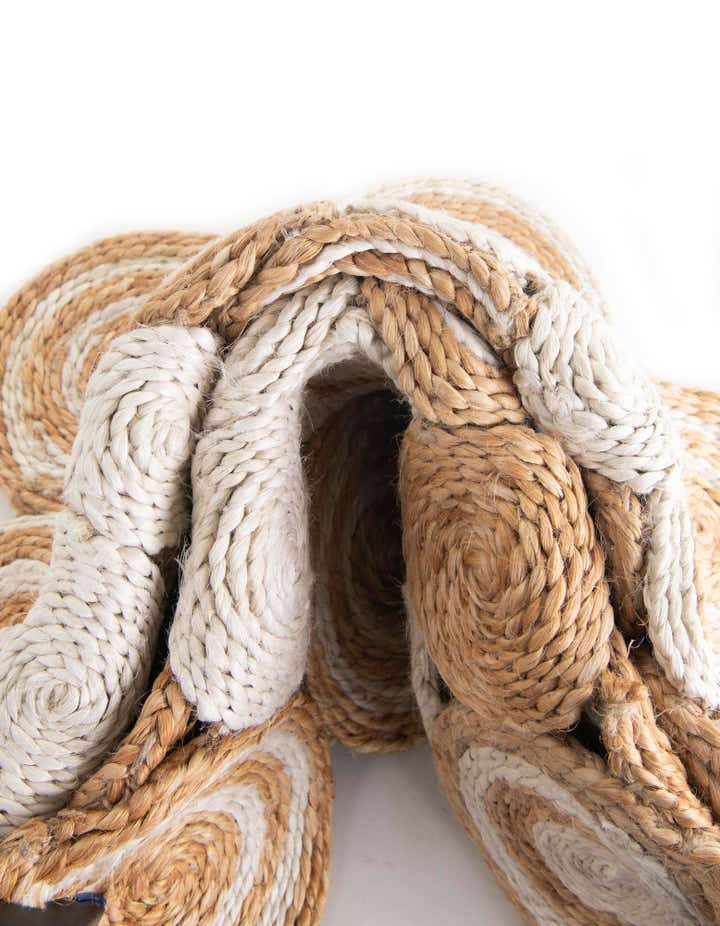 7' 10 x 7' 10 Handmade Braided Jute Round Rug
