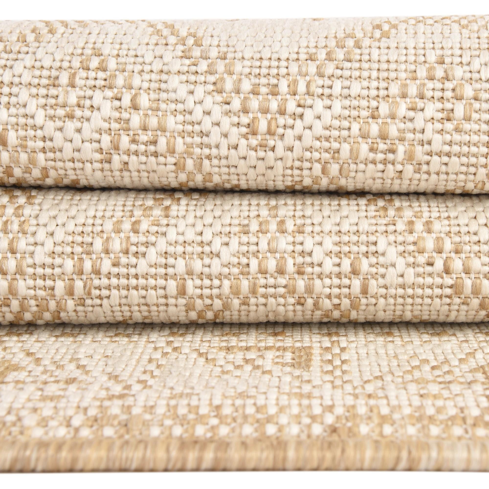 7' 10 x 7' 10 Easy-Clean Aztec Indoor / Outdoor Octagon Rug