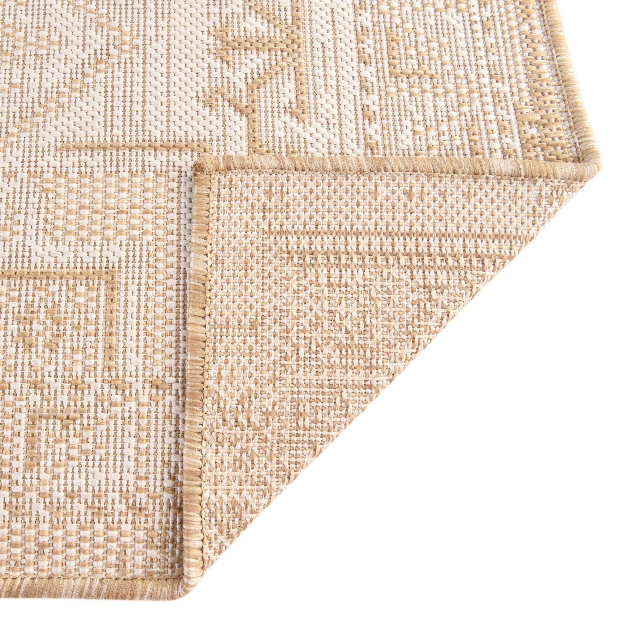 7' 10 x 7' 10 Easy-Clean Aztec Indoor / Outdoor Octagon Rug