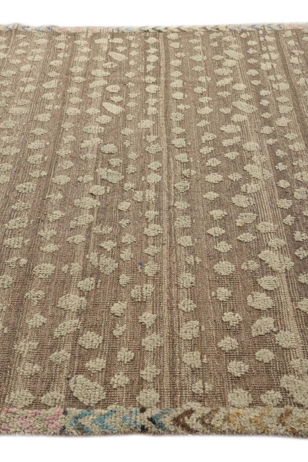 Detail image of 6' 6 x 10' Hand Knotted Darya Wool Rug