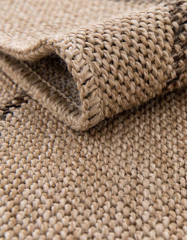 Detail image of 6' 3 x 9' Dunes Rug