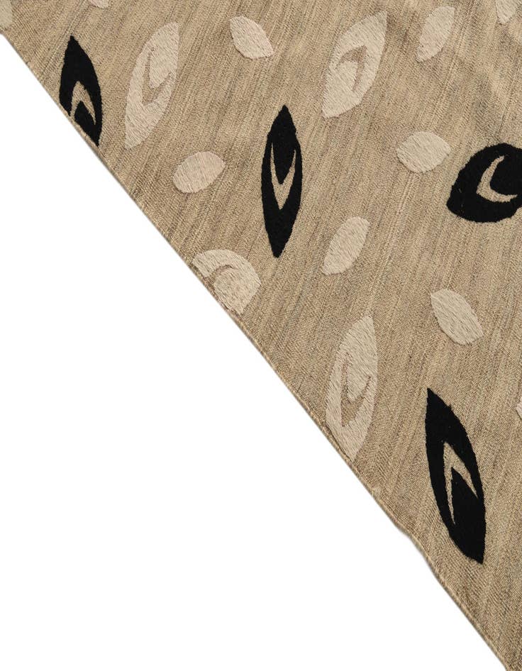 Detail image of 6' 8 x 8' 9  Hand Woven Kilim Modern Rug