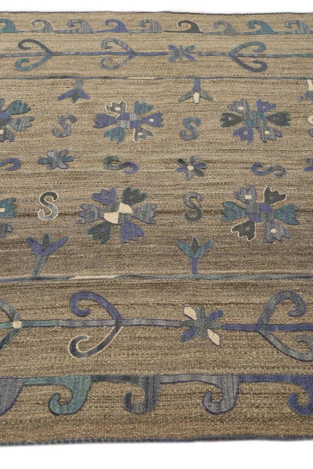 Detail image of 5' 9 x 7' 1 Hand Woven Kilim Suzani Wool Rug