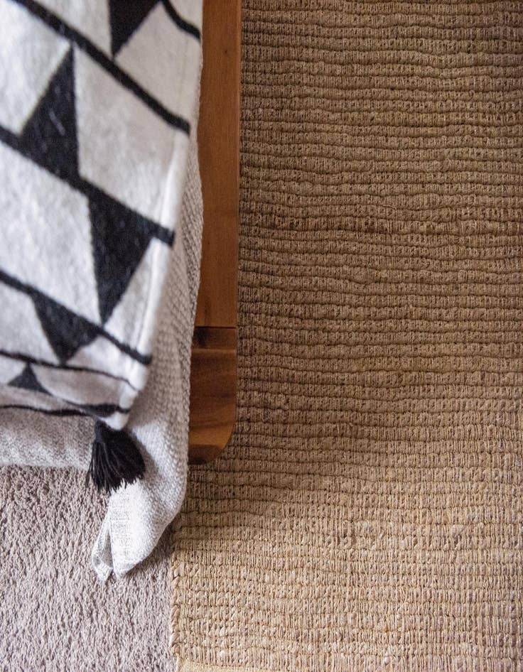 Detail image of 5' x 8'  Hand Woven Metallic Jute Rug