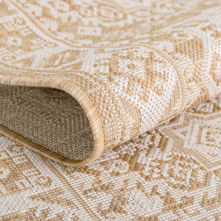 Detail image of 4' x 6' Easy-Clean Aztec Indoor / Outdoor Rug