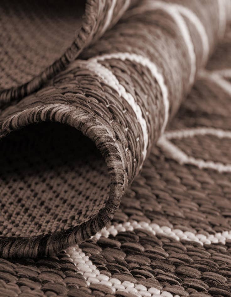 Detail image of 6' x 8' 10 Washable Lattice Indoor / Outdoor Rug