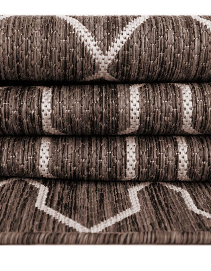 Detail image of 6' x 8' 10 Washable Lattice Indoor / Outdoor Rug