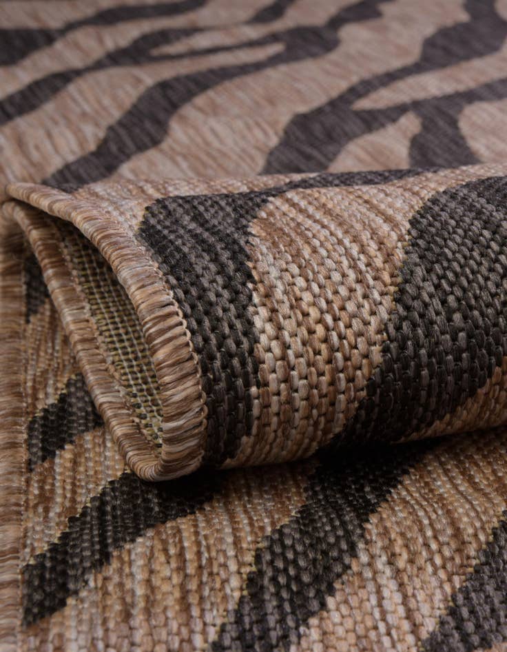 Detail image of 10' x 14' Easy-Clean Safari Indoor / Outdoor Rug