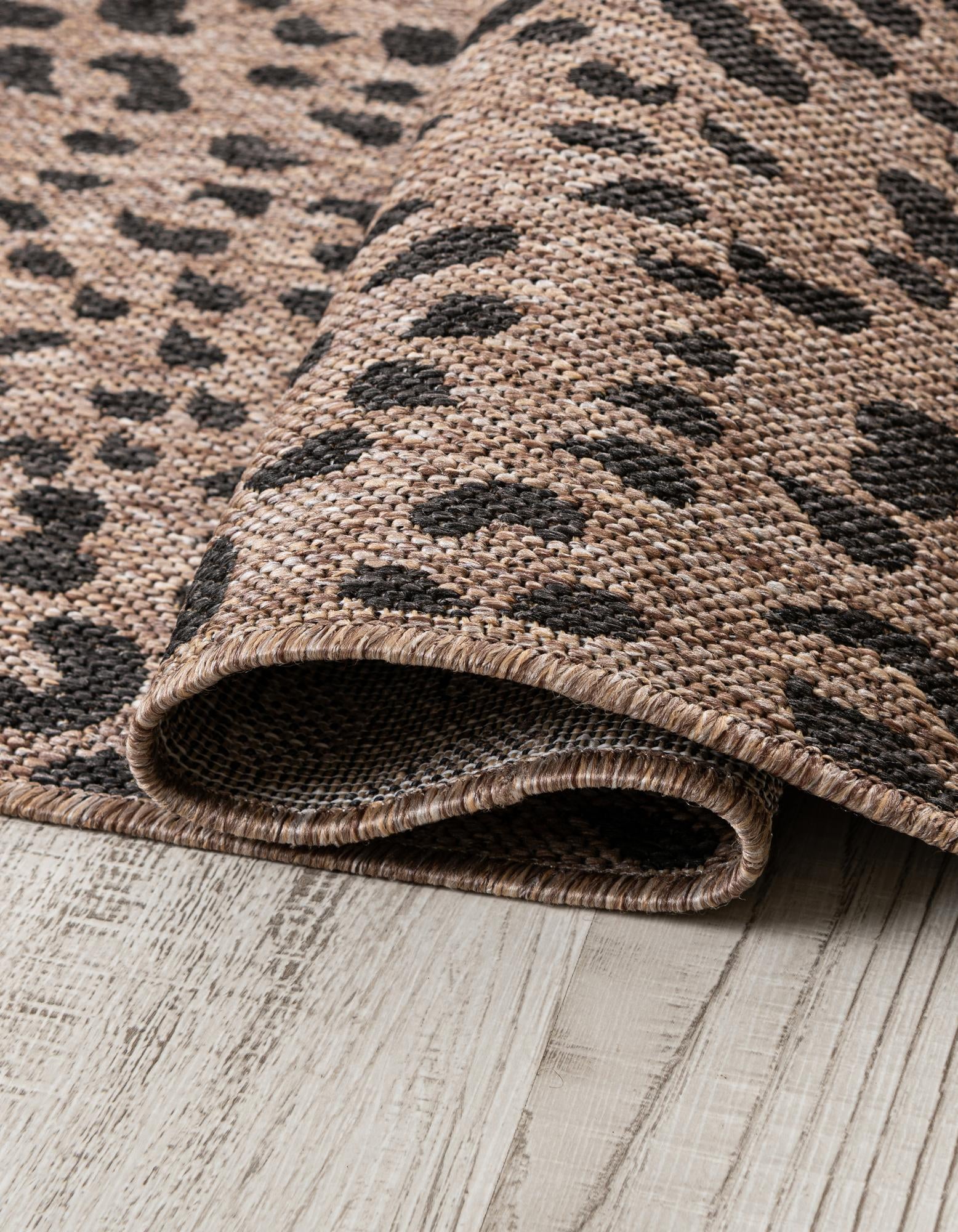 5' 3 x 8' Easy-Clean Safari Indoor / Outdoor Rug