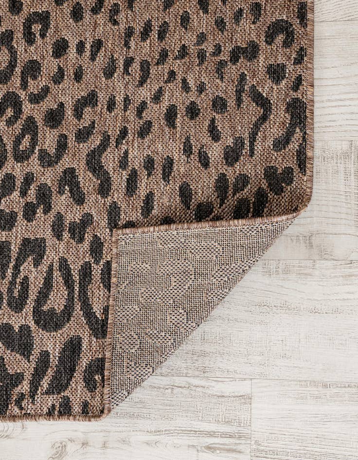 Detail image of 5' 3 x 8'  Washable Safari Indoor / Outdoor Rug