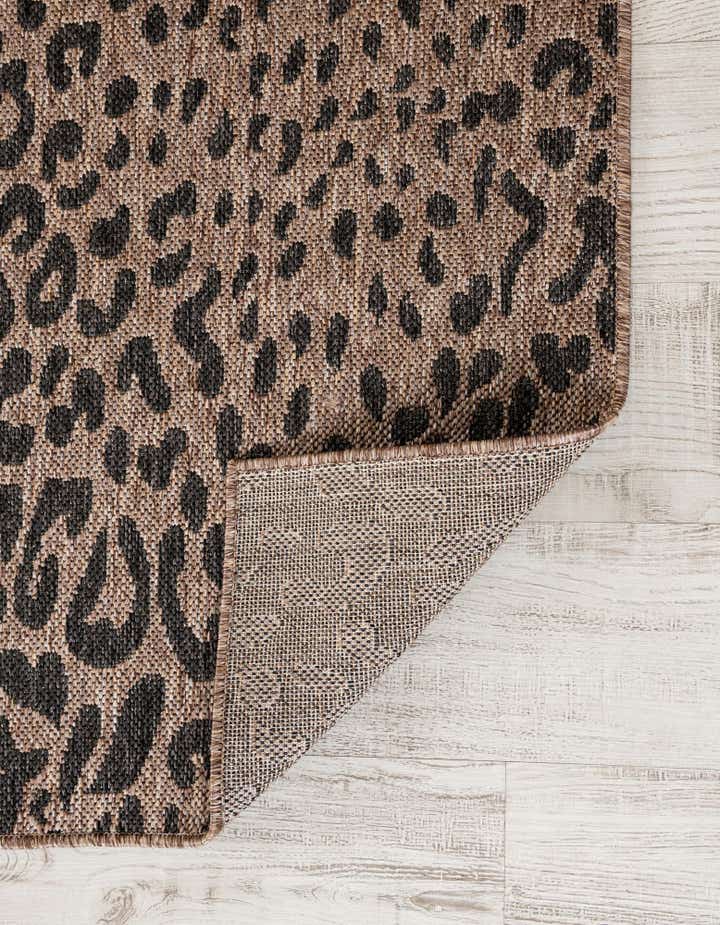 5' 3 x 8' Easy-Clean Safari Indoor / Outdoor Rug