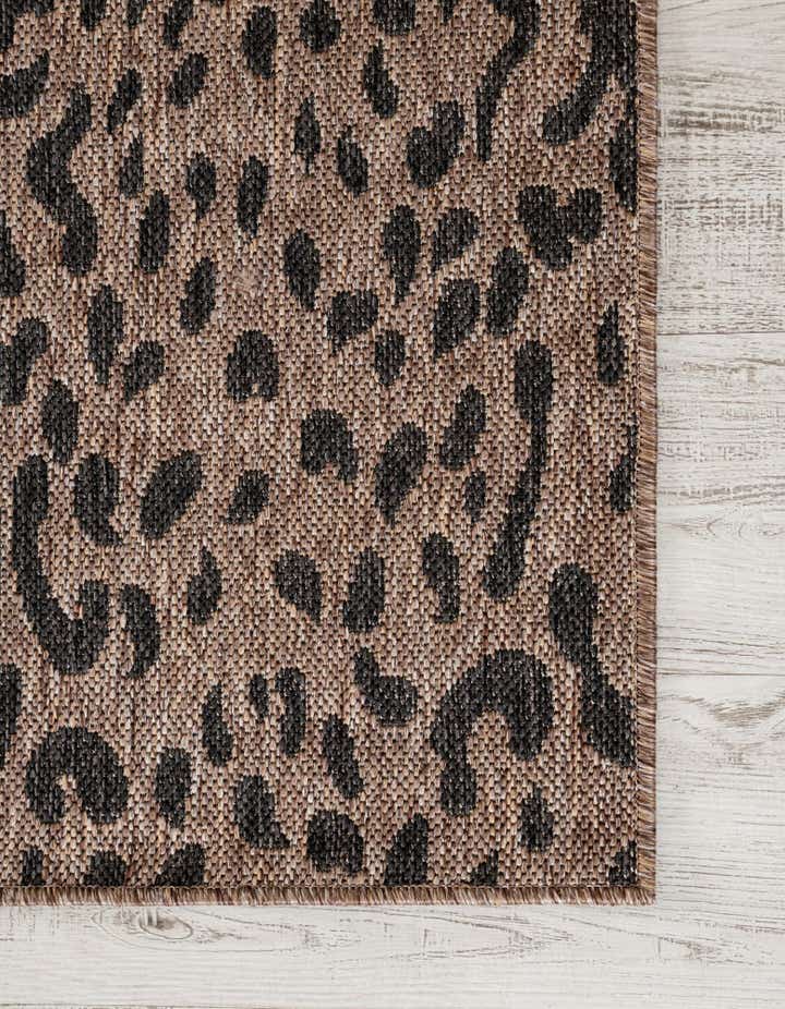 5' 3 x 7' Easy-Clean Safari Indoor / Outdoor Rug