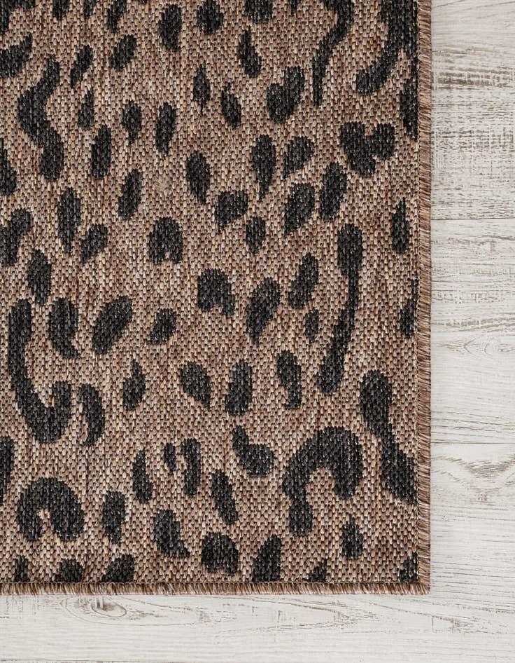 Detail image of 10' x 14' Easy-Clean Safari Indoor / Outdoor Rug
