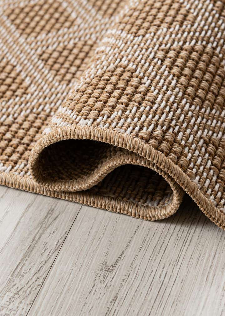 5' 1 x 8' Easy-Clean Trellis Indoor / Outdoor Rug