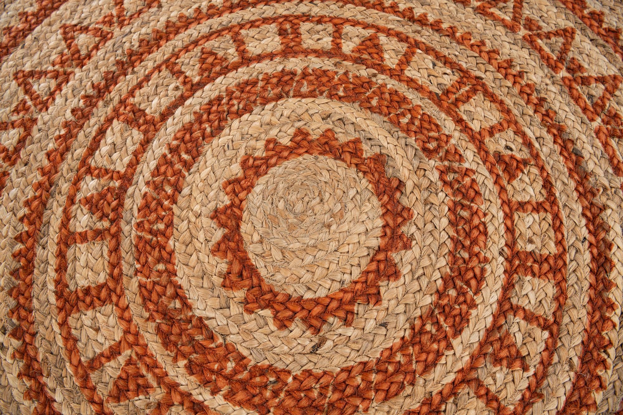 7' 8 x 7' 8 Handmade Braided Jute Round Rug