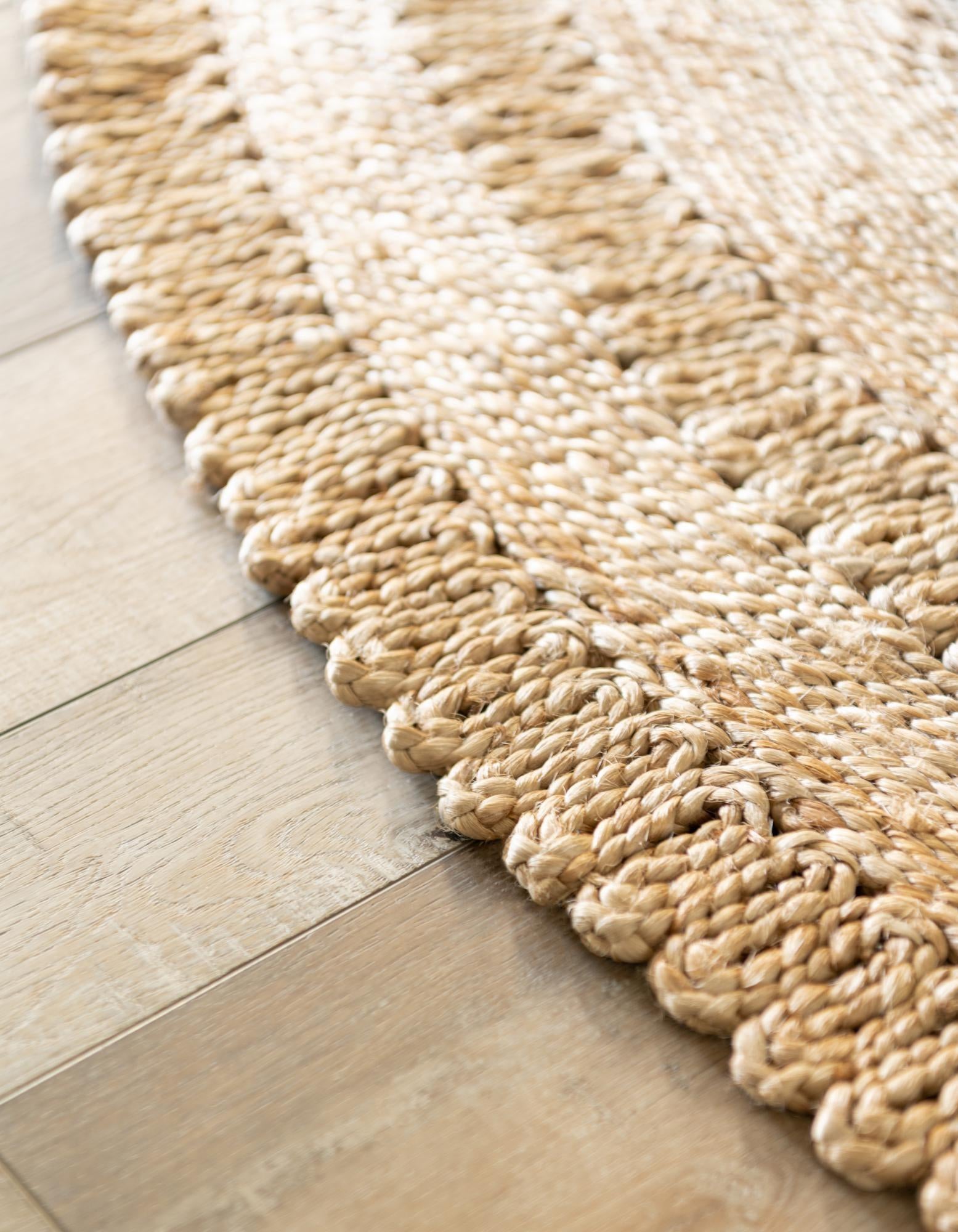 4' 1 x 4' 1 Handmade Braided Jute Round Rug