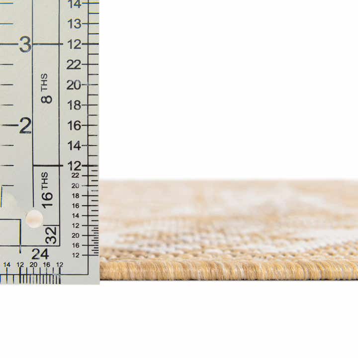 5' 3 x 5' 3 Easy-Clean Aztec Indoor / Outdoor Round Rug