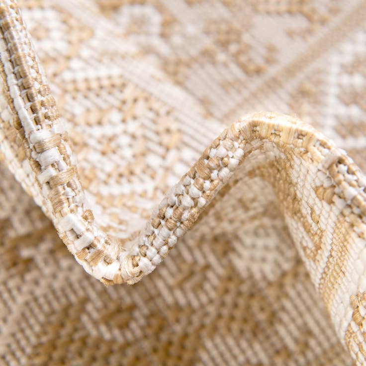 Detail image of 5' 3 x 5' 3 Easy-Clean Aztec Indoor / Outdoor Round Rug