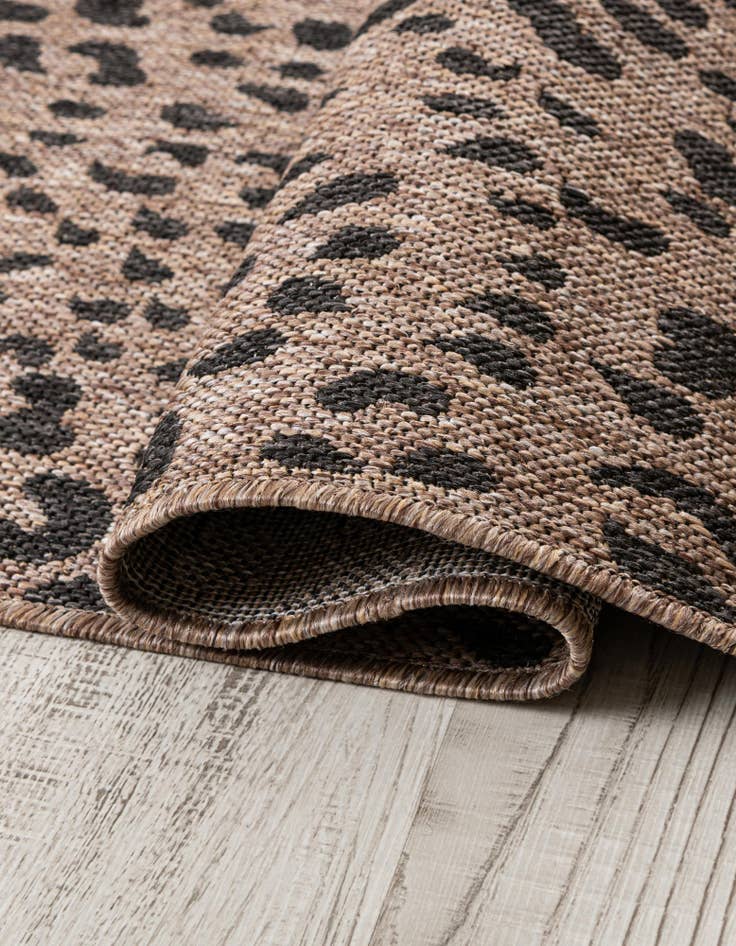 Detail image of 4' x 4'  Washable Safari Indoor / Outdoor Round Rug
