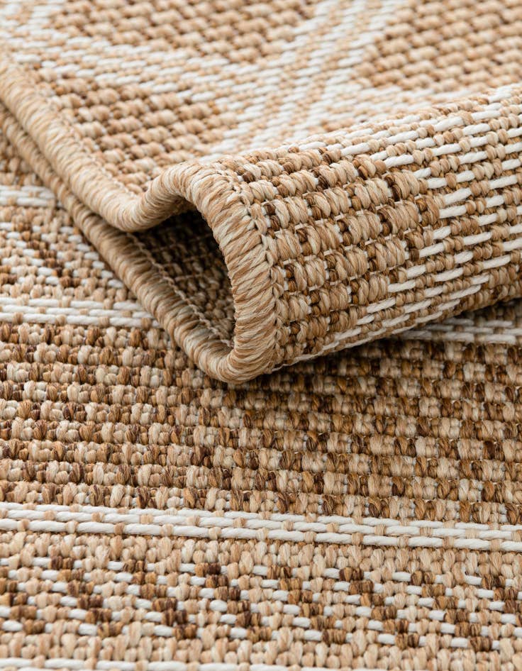 Detail image of 5' 1 x 5' 1  Washable Trellis Indoor / Outdoor Round Rug
