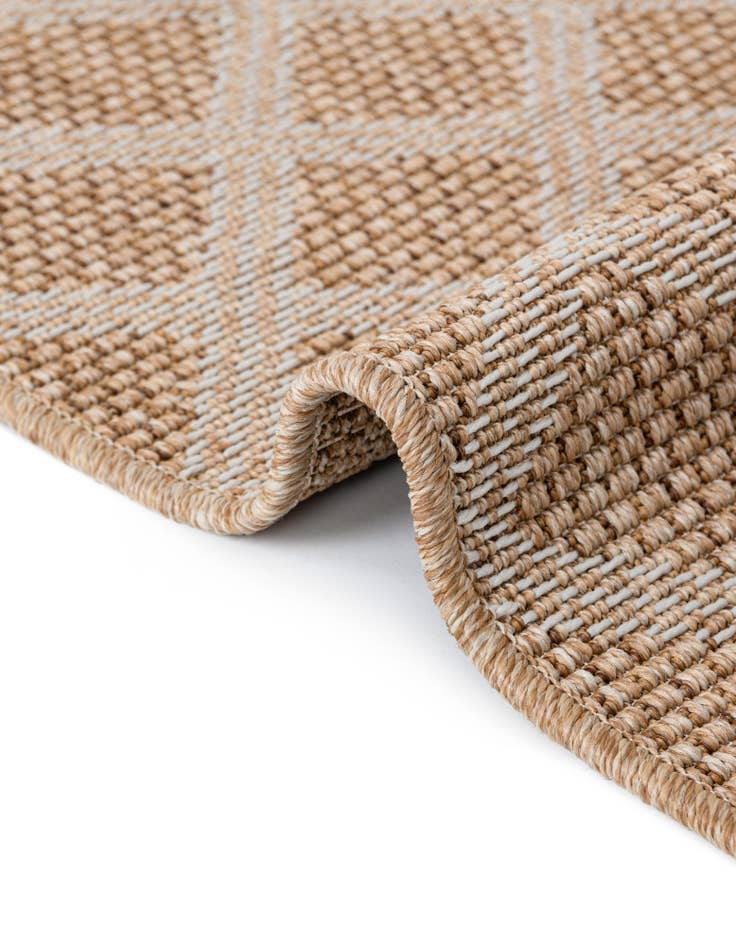 Detail image of 5' 1 x 5' 1  Washable Trellis Indoor / Outdoor Round Rug