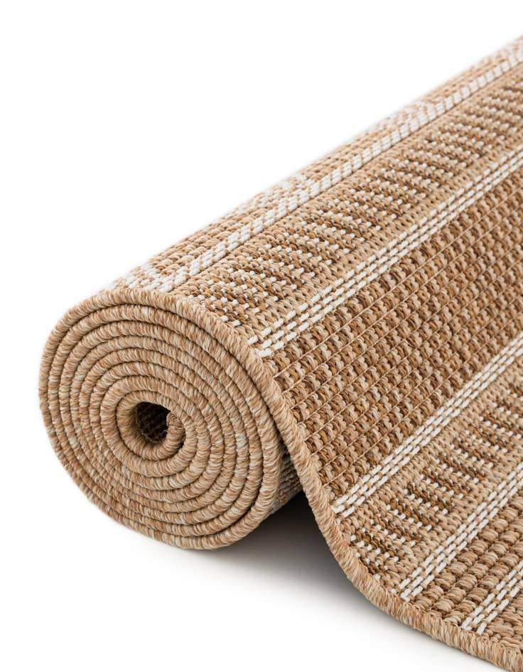 Detail image of 5' 1 x 5' 1  Washable Trellis Indoor / Outdoor Round Rug