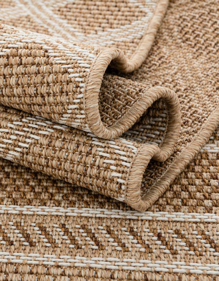 Detail image of 5' 1 x 5' 1  Washable Trellis Indoor / Outdoor Round Rug