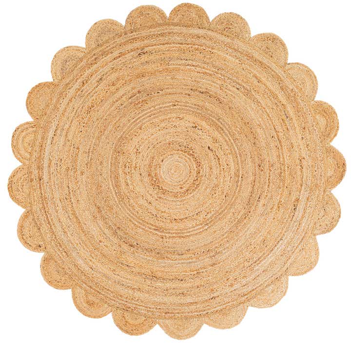 6' 1 x 6' 1 Hand Woven Scallop Braided Jute Round Rug
