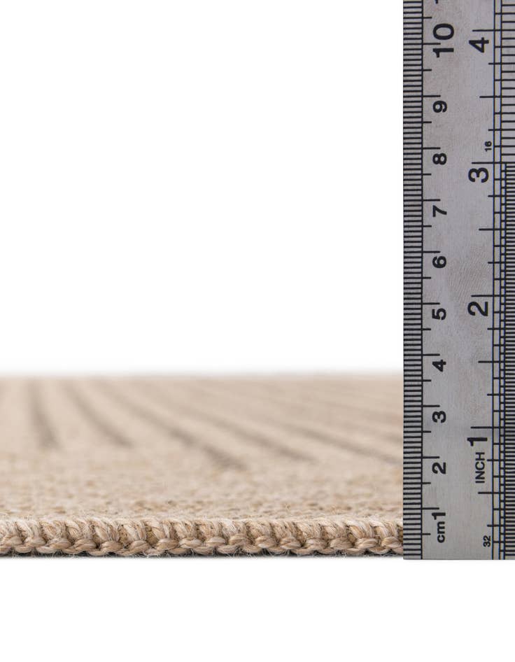 Detail image of 2' 7 x 8' Dunes Runner Rug