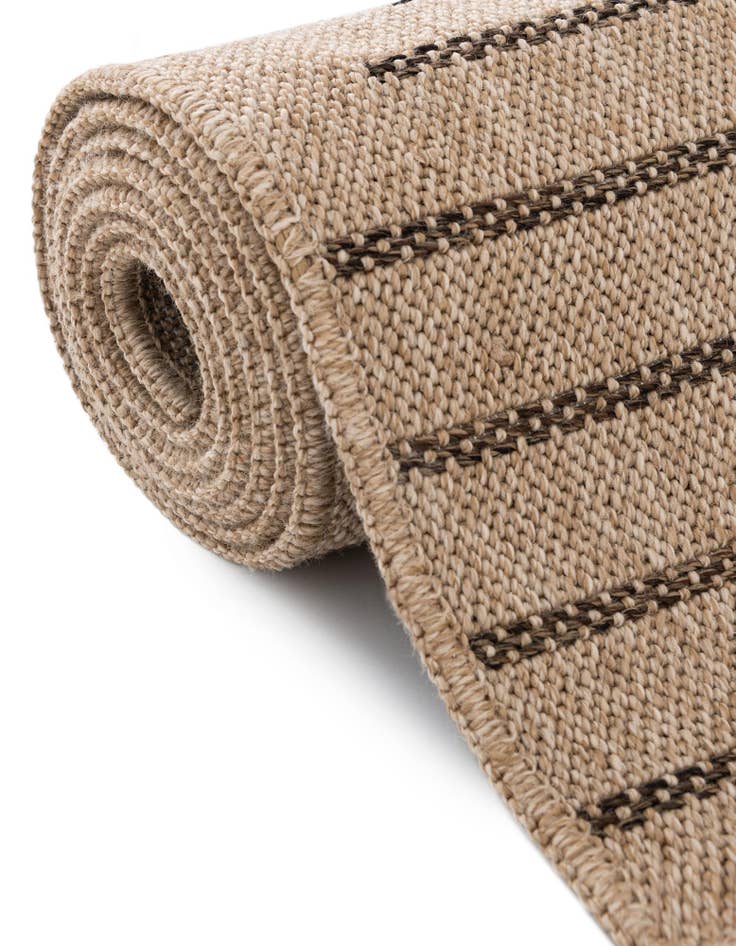 Detail image of 2' 7 x 8' Dunes Runner Rug