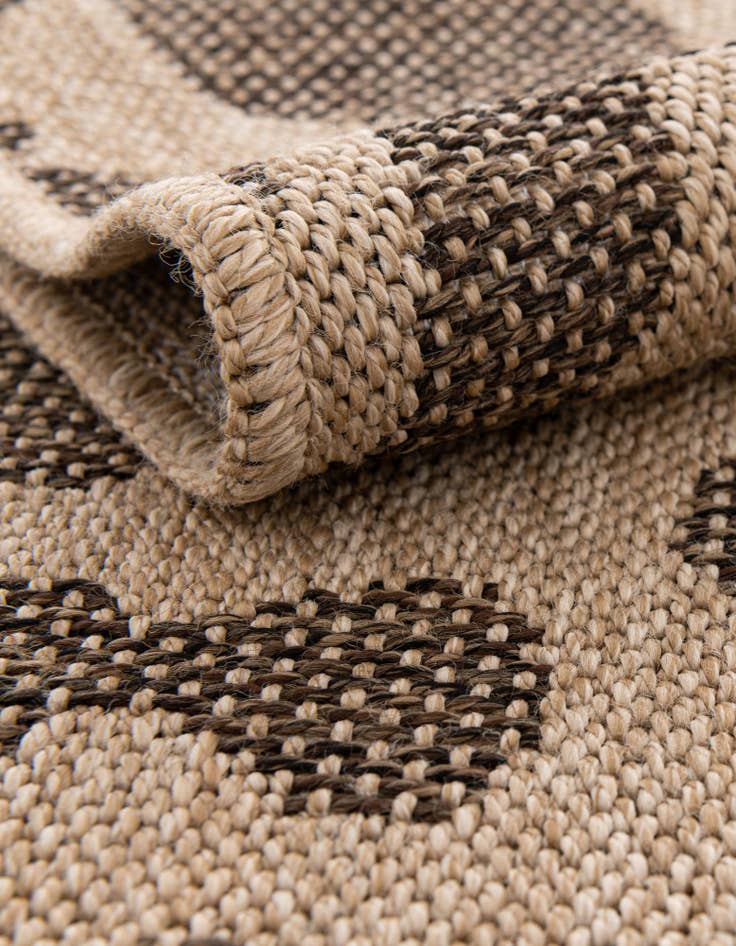 Detail image of 2' 7 x 12' Dunes Runner Rug