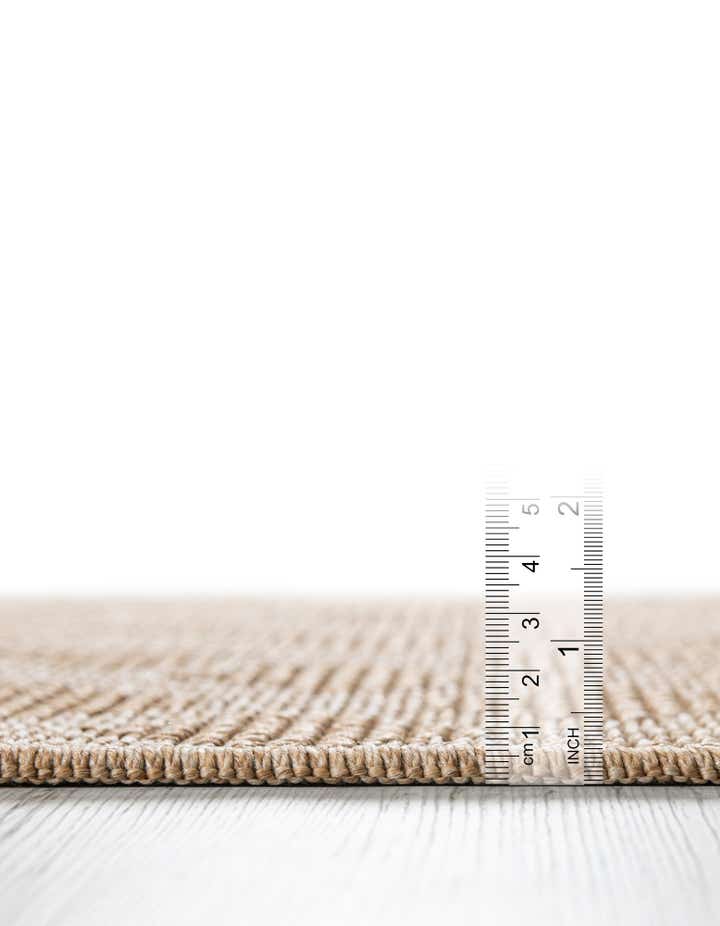 2' x 6' 1 Easy-Clean Lattice Indoor / Outdoor Runner Rug