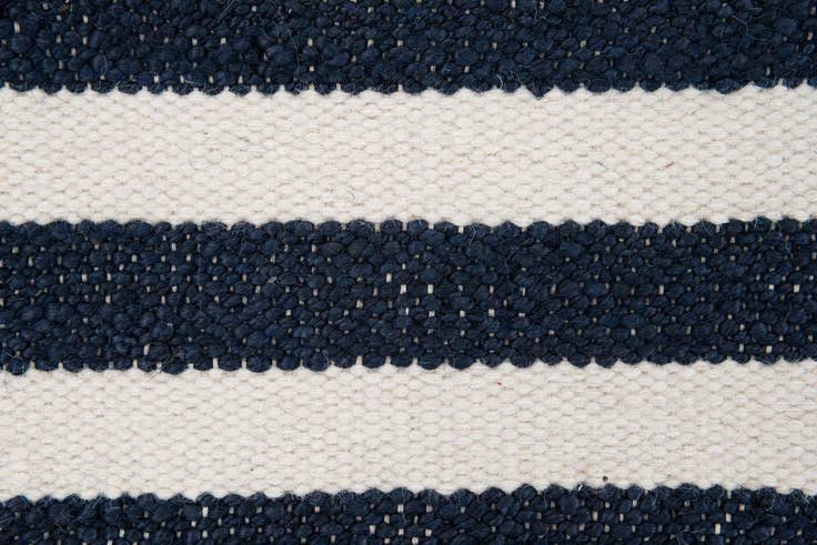 Detail image of 2' 2 x 3' 2 Hand Woven Palm Beach Jute Rug