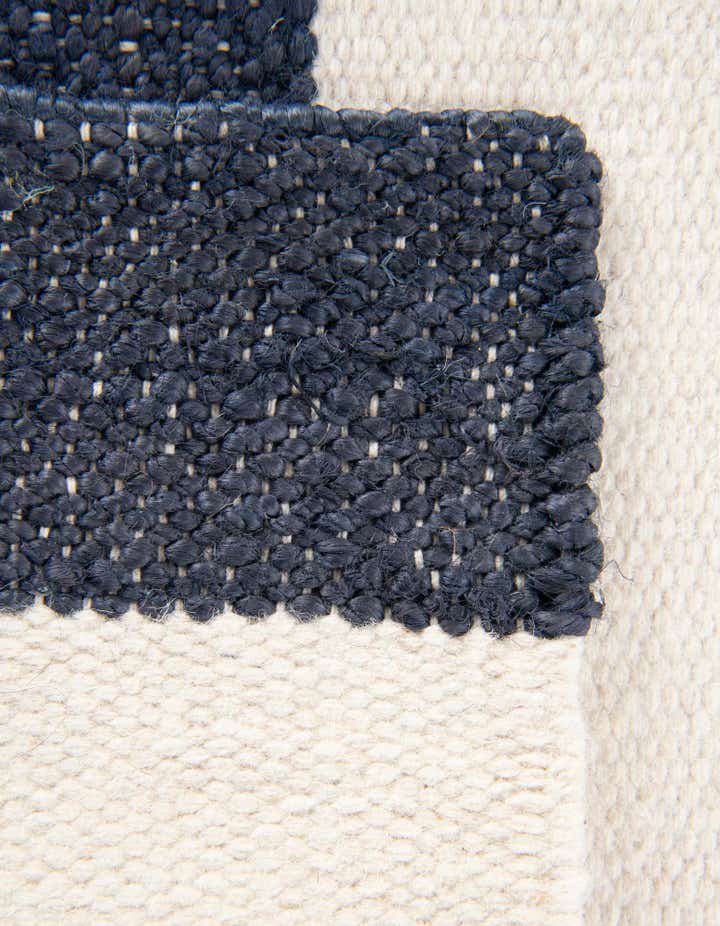 2' 7 x 10' Hand Woven Jill Zarin Hamptons Runner Rug