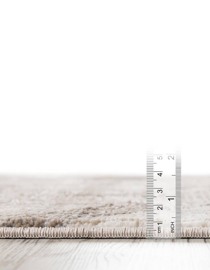 Detail image of 2' 7 x 12' Silta Runner Rug