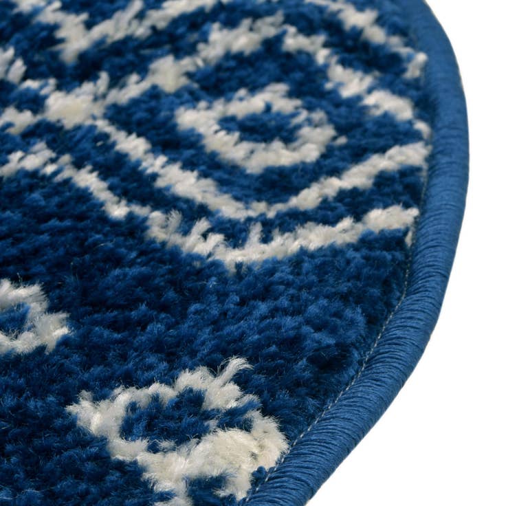 Detail image of 7' 10 x 10' Moroccan Trellis Oval Rug